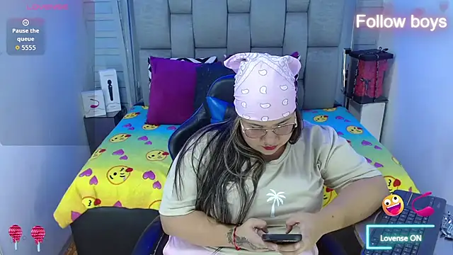 Snapshot of evelin_zaens chatting on October 22, 2025, 4:35 am evelin zaens online show from October 22, 2025, 4:35 am