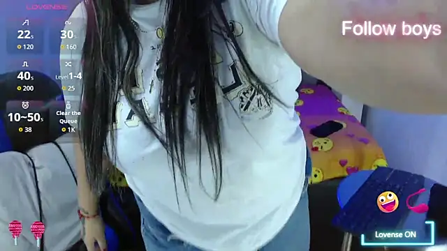 Snapshot of evelin_zaens chatting on October 31, 2025, 4:35 am evelin zaens online show from October 31, 2025, 4:35 am