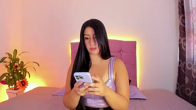 Snapshot of MarieLatex chatting on March 21, 2025, 7:57 pm MarieLatex online show from March 21, 2025, 7:57 pm