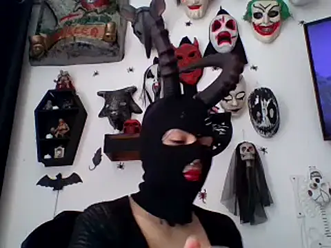 Snapshot of FeticheMacabre chatting on October 26, 2025, 4:35 pm FeticheMacabre online show from October 26, 2025, 4:35 pm