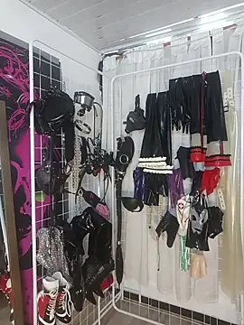 LatexDevil Blondie online show from May 27, 2026, 1:41 pm