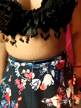 Snapshot of Aditi_1 chatting on December 22, 2024, 2:06 am Aditi 1 online show from December 22, 2024, 2:06 am