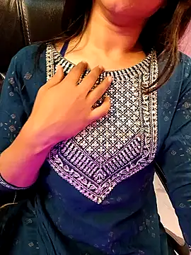 Snapshot of Aditi_1 chatting on January 12, 2025, 4:21 am Aditi 1 online show from January 12, 2025, 4:21 am