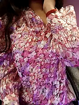 Snapshot of Aditi_1 chatting on January 17, 2025, 12:42 am Aditi 1 online show from January 17, 2025, 12:42 am
