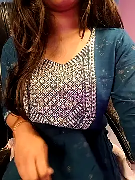 Snapshot of Aditi_1 chatting on January 24, 2025, 2:39 am Aditi 1 online show from January 24, 2025, 2:39 am