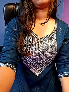 Snapshot of Aditi_1 chatting on February 7, 2025, 4:48 am Aditi 1 online show from February 7, 2025, 4:48 am