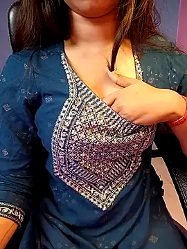 Snapshot of Aditi_1 chatting on February 11, 2025, 12:59 am Aditi 1 online show from February 11, 2025, 12:59 am