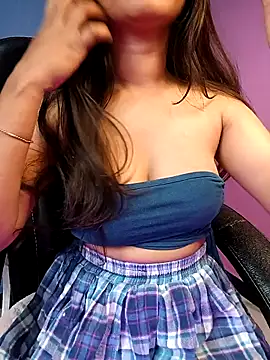 Snapshot of Aditi_1 chatting on February 18, 2025, 12:59 am Aditi 1 online show from February 18, 2025, 12:59 am