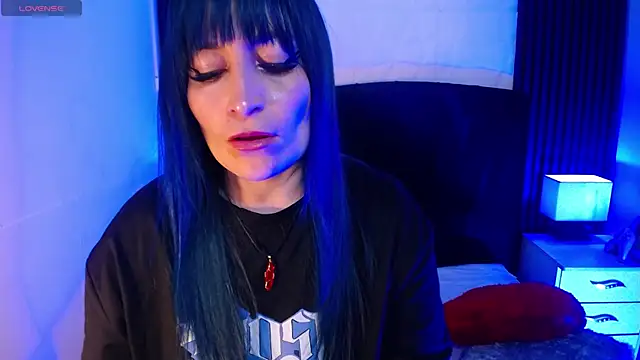 alicia moom online show from November 13, 2025, 7:46 pm