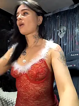 KikiXRed online show from December 3, 2024, 6:49 pm