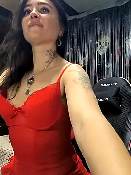 KikiXRed online show from December 8, 2024, 4:50 pm