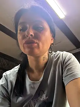 KikiXRed online show from November 21, 2025, 8:46 am