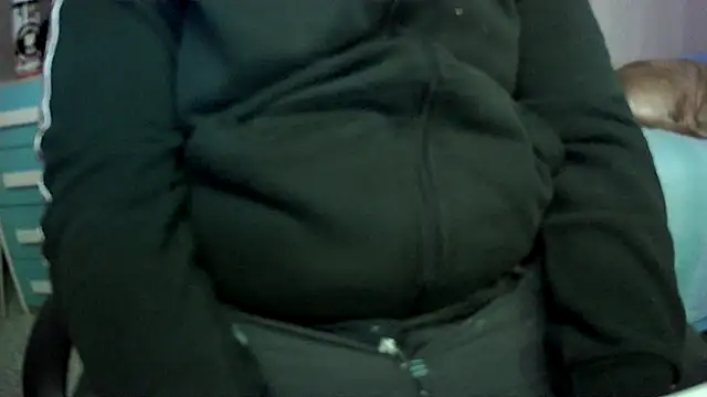 Snapshot of michele1500 chatting on November 10, 2025, 4:50 pm michele1500 online show from November 10, 2025, 4:50 pm