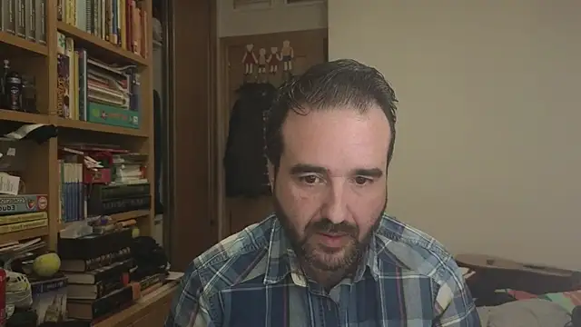 curiosillo83 online show from December 15, 2025, 12:15 am