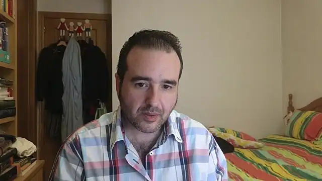 curiosillo83 online show from May 6, 2026, 4:45 pm