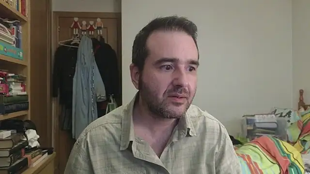 curiosillo83 online show from May 19, 2026, 2:34 pm