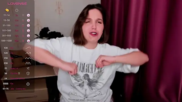 KindHazelHere  online show from February 24, 2025, 8:27 am