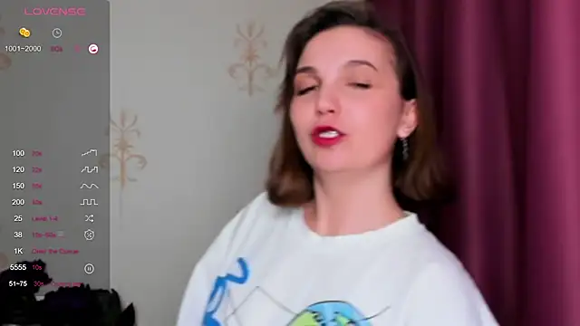 KindHazelHere  online show from February 28, 2025, 3:15 am