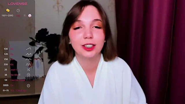 KindHazelHere  online show from March 13, 2025, 10:21 pm