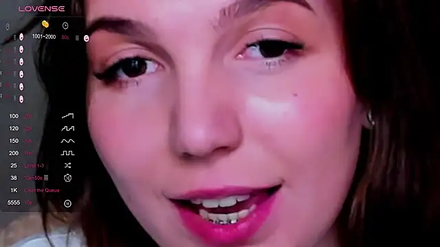 KindHazelHere  online show from March 18, 2025, 11:20 pm