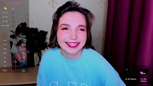 KindHazelHere  online show from September 28, 2025, 8:14 pm