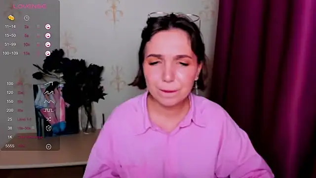 KindHazelHere  online show from September 30, 2025, 10:09 am