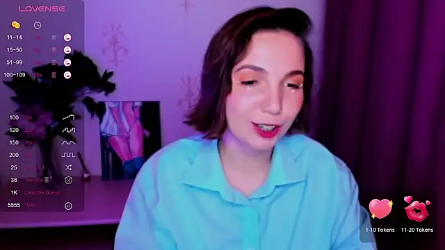 KindHazelHere  online show from October 16, 2025, 2:34 am