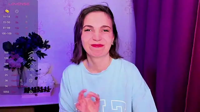 Snapshot of KindHazelHere_ chatting on January 31, 2026, 8:07 pm KindHazelHere online show from January 31, 2026, 8:07 pm