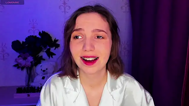 Snapshot of KindHazelHere_ chatting on February 14, 2026, 8:16 pm KindHazelHere online show from February 14, 2026, 8:16 pm