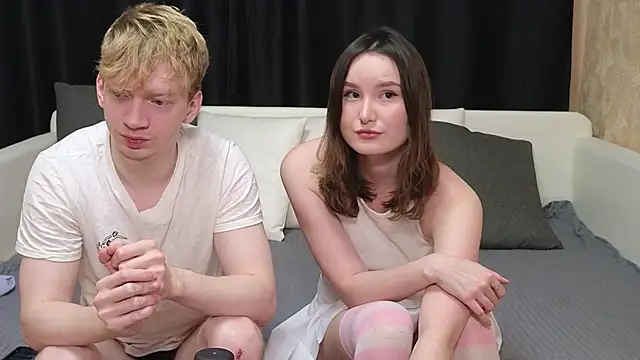 Snapshot of loossers chatting on November 22, 2025, 9:19 am loossers online show from November 22, 2025, 9:19 am