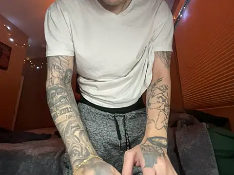 Snapshot of Bwcjoshbanks chatting on March 1, 2026, 3:30 am Bwcjoshbanks online show from March 1, 2026, 3:30 am