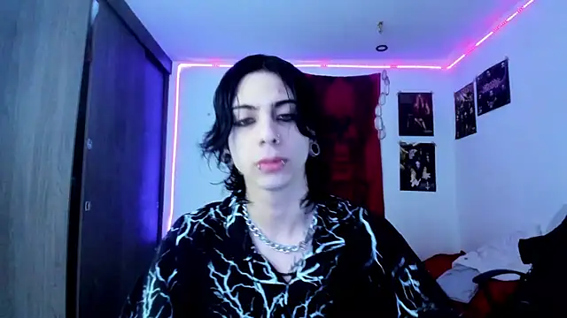 dussk  online show from February 23, 2025, 3:56 am