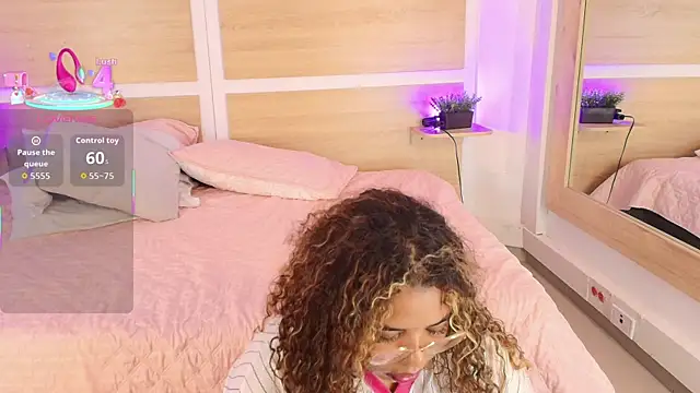 Snapshot of _nickypurple_ chatting on October 19, 2025, 3:23 pm nickypurple online show from October 19, 2025, 3:23 pm