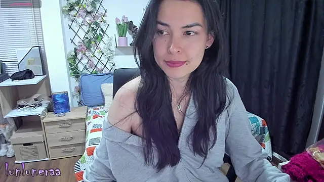 Snapshot of Lunlunera chatting on January 27, 2025, 8:40 am Lunlunera online show from January 27, 2025, 8:40 am