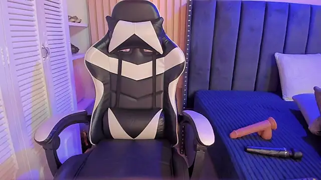 Snapshot of ashlye_miller_ chatting on December 23, 2025, 3:59 am ashlye miller online show from December 23, 2025, 3:59 am