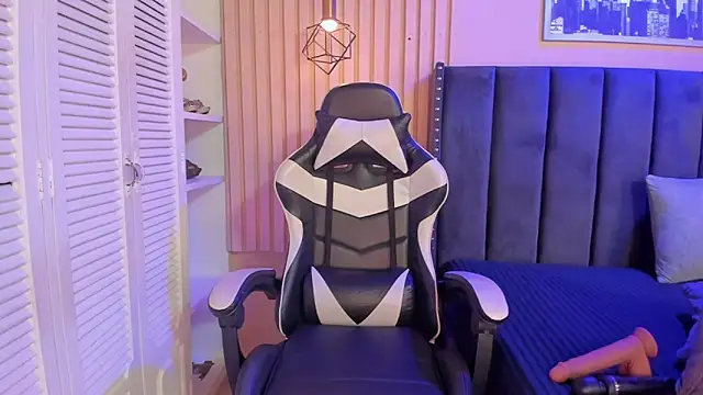 Snapshot of ashlye_miller_ chatting on January 15, 2026, 4:39 am ashlye miller online show from January 15, 2026, 4:39 am