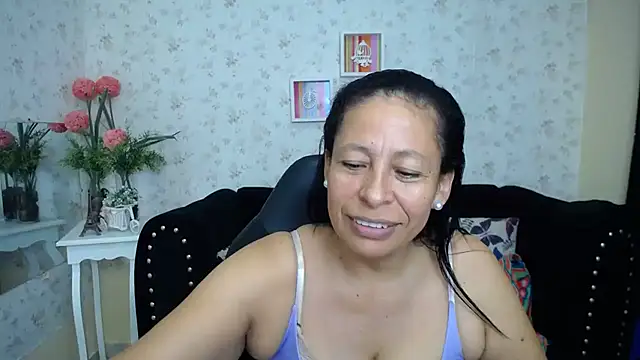 Snapshot of mature_martina chatting on February 15, 2025, 11:14 pm mature martina online show from February 15, 2025, 11:14 pm