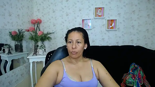 Snapshot of mature_martina chatting on February 16, 2025, 2:20 am mature martina online show from February 16, 2025, 2:20 am
