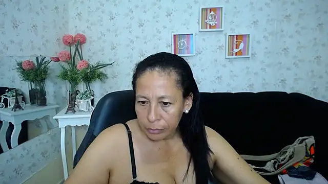 Snapshot of mature_martina chatting on February 18, 2025, 2:16 am mature martina online show from February 18, 2025, 2:16 am