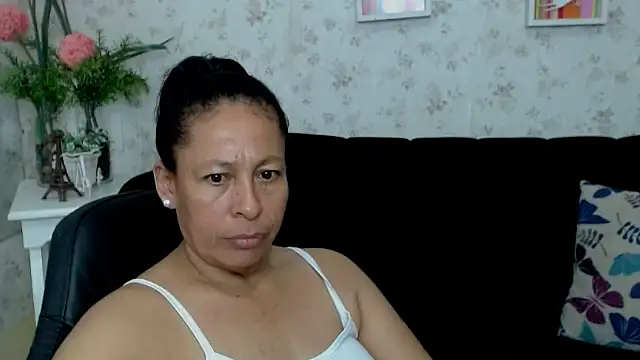Snapshot of mature_martina chatting on March 8, 2025, 4:34 am mature martina online show from March 8, 2025, 4:34 am