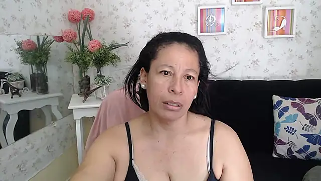 Snapshot of mature_martina chatting on March 13, 2025, 6:45 pm mature martina online show from March 13, 2025, 6:45 pm