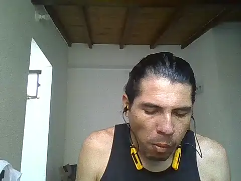 Snapshot of Manguerozotv chatting on May 18, 2026, 6:03 pm Manguerozotv online show from May 18, 2026, 6:03 pm