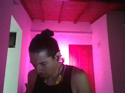 Snapshot of Manguerozotv chatting on May 19, 2026, 3:57 am Manguerozotv online show from May 19, 2026, 3:57 am
