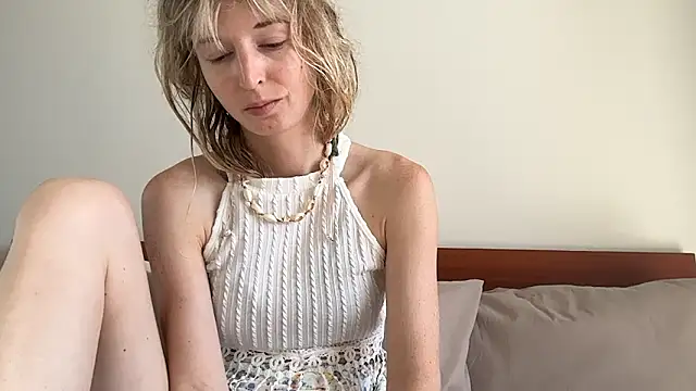 ivankai  online show from February 18, 2026, 3:24 am