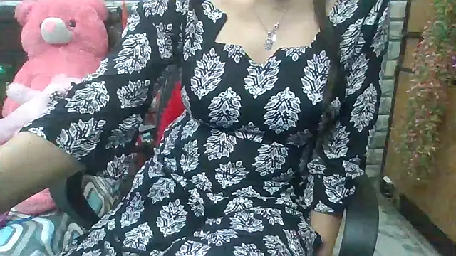 Snapshot of Sexy_iknoor chatting on March 17, 2025, 10:49 am Sexy iknoor online show from March 17, 2025, 10:49 am