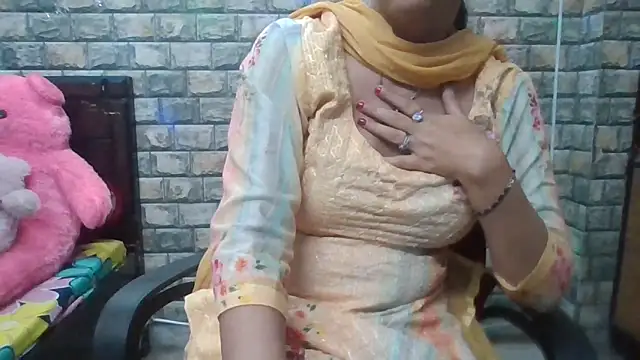 Snapshot of Sexy_iknoor chatting on November 4, 2025, 4:33 am Sexy iknoor online show from November 4, 2025, 4:33 am