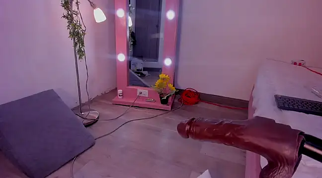 isa red hair online show from December 21, 2024, 3:25 am