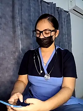 Snapshot of MEGAN_X0XX chatting on December 18, 2025, 9:43 pm MEGAN X0XX online show from December 18, 2025, 9:43 pm