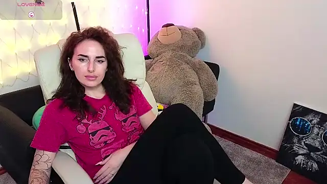 Snapshot of xx_adrihanna_xx chatting on February 3, 2025, 6:39 pm xx adrihanna xx online show from February 3, 2025, 6:39 pm