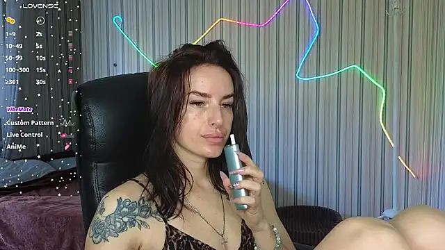 xx adrihanna xx online show from July 17, 2026, 6:53 am